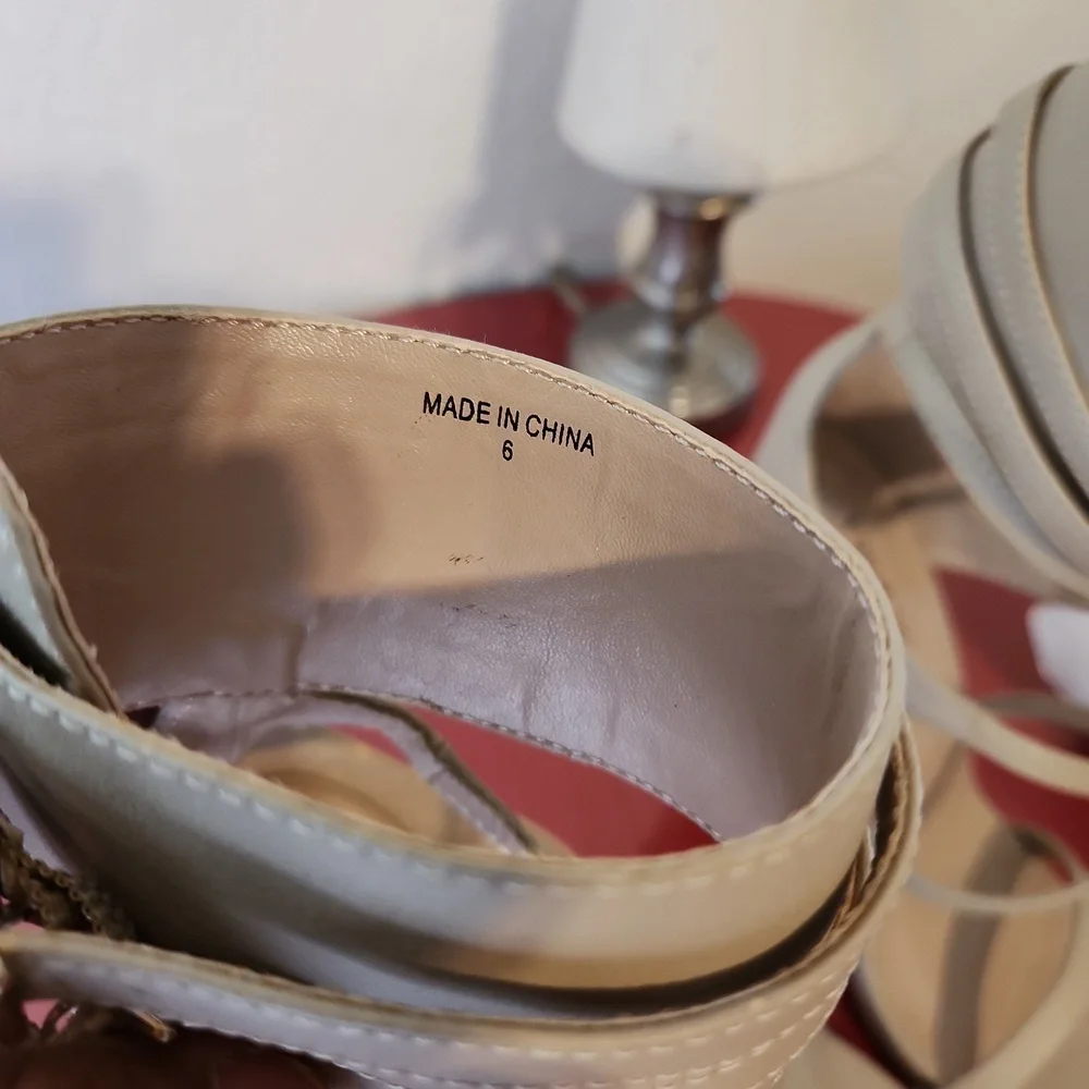 Bebe beige high heels size 6 - Picture 8 of 16